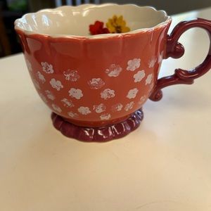 Urban Market mug large (16 oz). Ornate stem. Pink